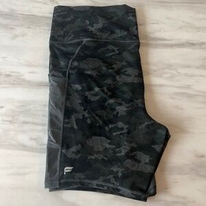 Fabletics Camo High-Rise Biker Shorts | Black/Green | Size L